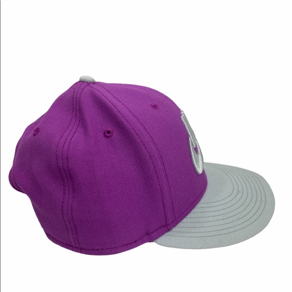 Nike True SnapBack Wool Cap Hat Purple Swoosh Logo 100% Wool Excellent Condition - Picture 2 of 8